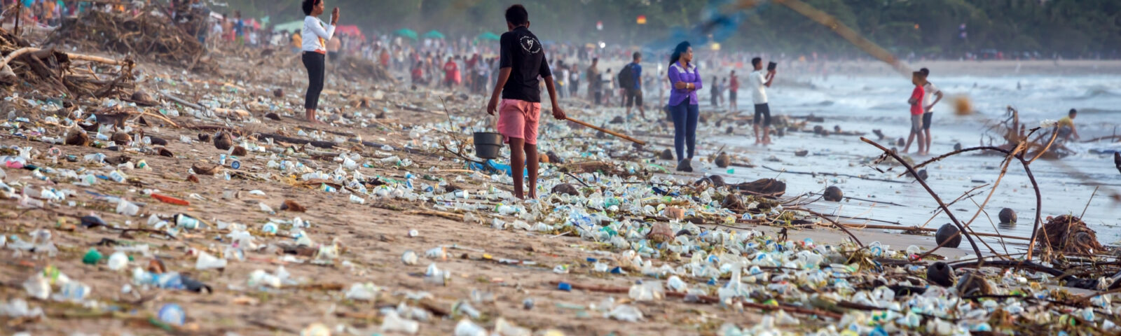 Plastforsøpling på strand